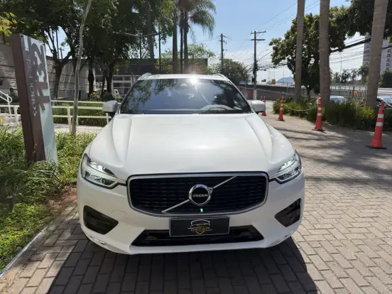 VOLVO-XC60-2018