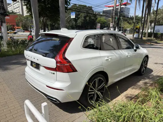 VOLVO-XC60-2018
