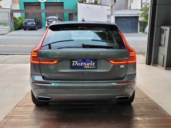 VOLVO-XC60-2021