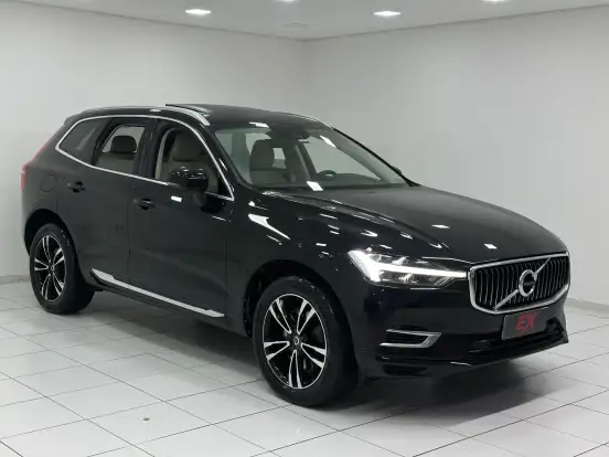 VOLVO-XC60-2021