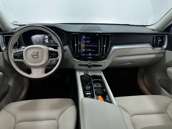 VOLVO-XC60-2.0 T8 HYBRID MOMENTUM AWD GEARTRONIC VOLVO-XC60-2021