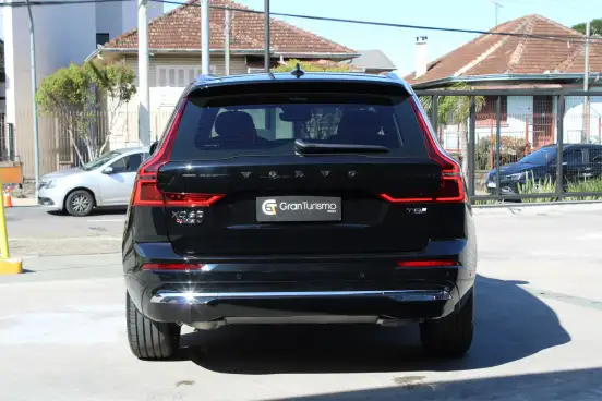 VOLVO-XC60-2025