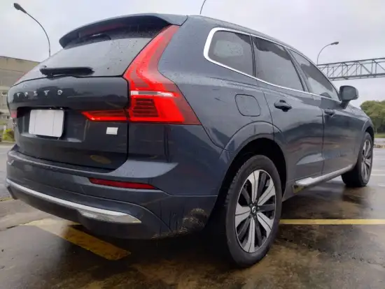 VOLVO-XC60-2022