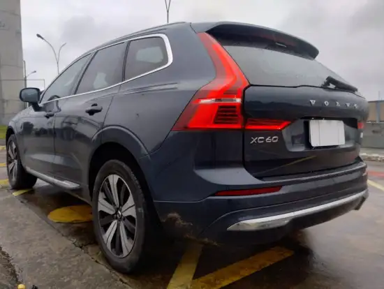 VOLVO-XC60-2022