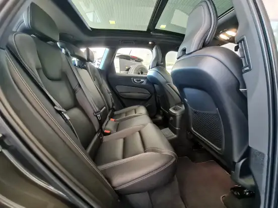 VOLVO-XC60-2022