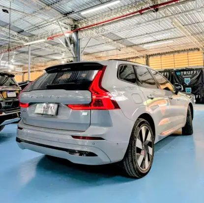 VOLVO-XC60-2023