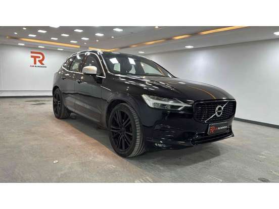 VOLVO-XC60-2018