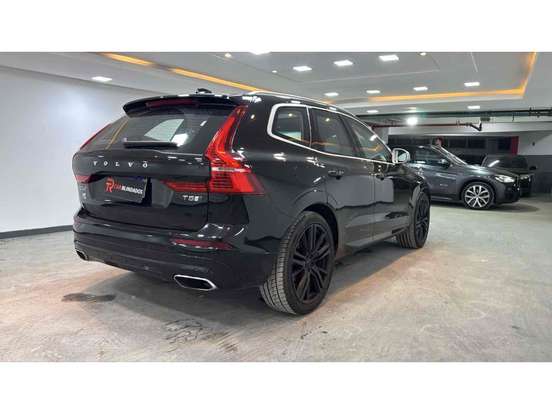 VOLVO-XC60-2018