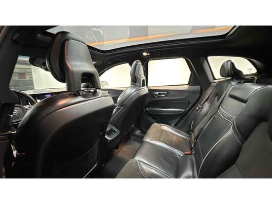 VOLVO-XC60-2.0 T5 GASOLINA R-DESIGN AWD GEARTRONIC VOLVO-XC60-2018
