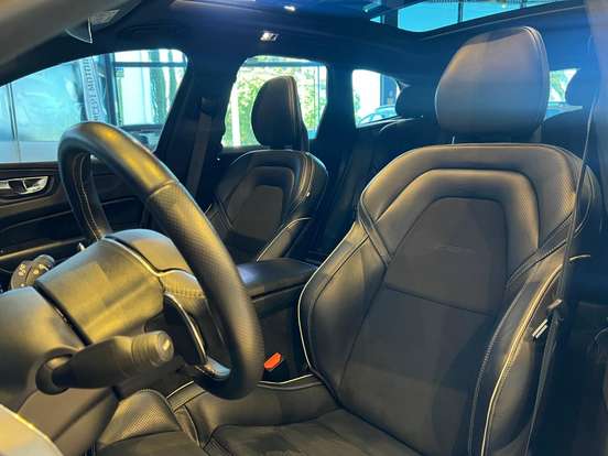 VOLVO-XC60-2.0 T5 GASOLINA R-DESIGN AWD GEARTRONIC VOLVO-XC60-2018