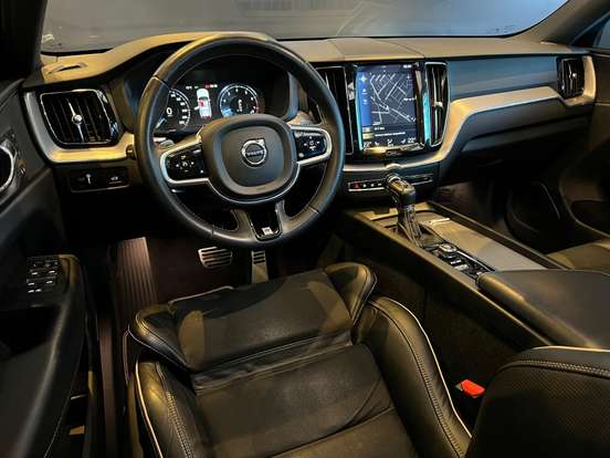 VOLVO-XC60-2.0 T5 GASOLINA R-DESIGN AWD GEARTRONIC VOLVO-XC60-2018