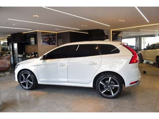 VOLVO-XC60-2.0 T6 R DESIGN TURBO GASOLINA 4P AUTOMÁTICO VOLVO-XC60-2015