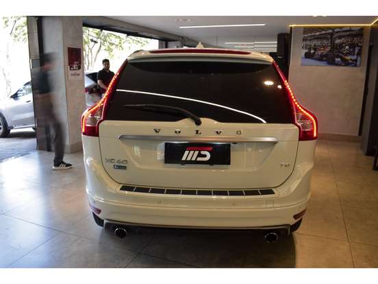 VOLVO-XC60-2.0 T6 R DESIGN TURBO GASOLINA 4P AUTOMÁTICO VOLVO-XC60-2015