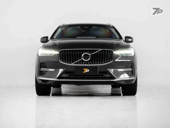 VOLVO-XC60-2022