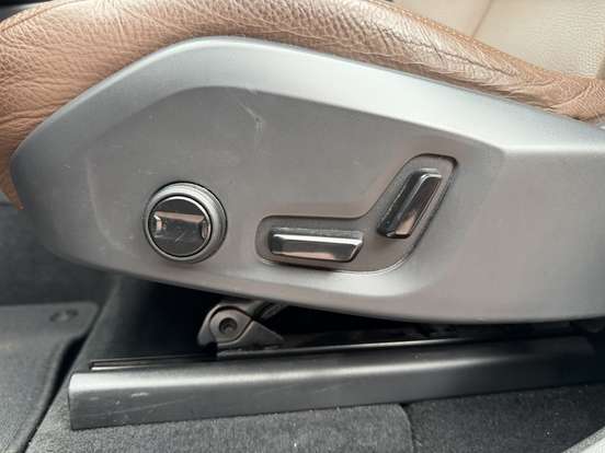 VOLVO-XC60-2.0 T8 HYBRID MOMENTUM AWD GEARTRONIC VOLVO-XC60-2020