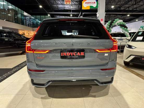 VOLVO-XC60-2023
