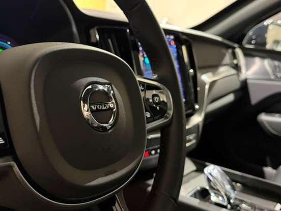 VOLVO-XC60-2.0 T8 RECHARGE ULTIMATE DARK AWD GEARTRONIC VOLVO-XC60-2023