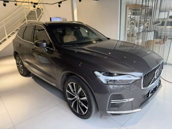 VOLVO-XC60-2023