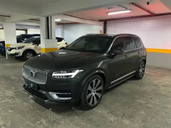 VOLVO-XC90-2022