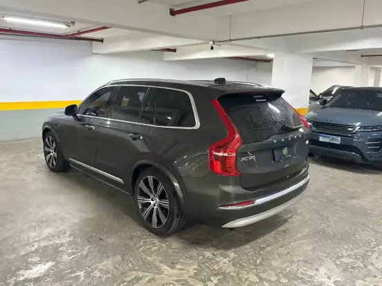 VOLVO-XC90-2022