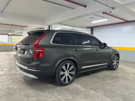 VOLVO-XC90-2022