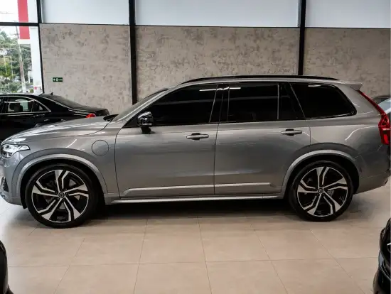 VOLVO-XC90-2019