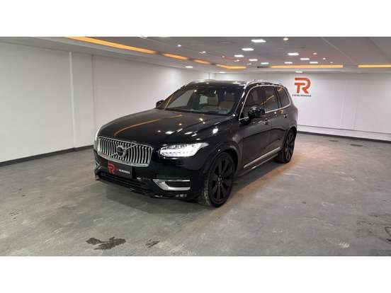 VOLVO-XC90-2020