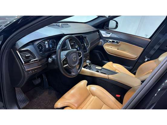 VOLVO-XC90-2020