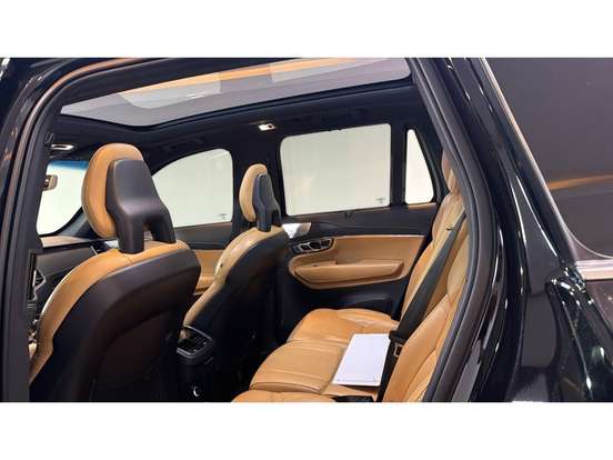 VOLVO-XC90-2020