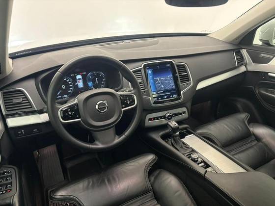 VOLVO XC90 2.0 D5 DIESEL MOMENTUM AWD GEARTRONIC