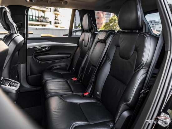 VOLVO-XC90-2.0 D5 DIESEL MOMENTUM AWD GEARTRONIC VOLVO-XC90-2019