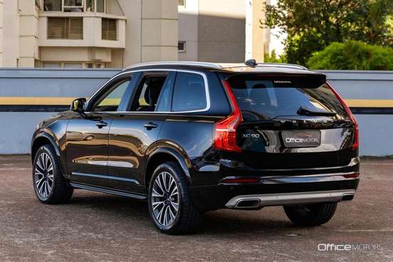 VOLVO-XC90-2019