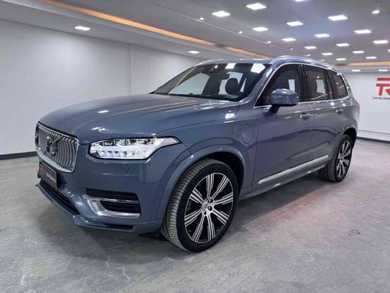 VOLVO-XC90-2021