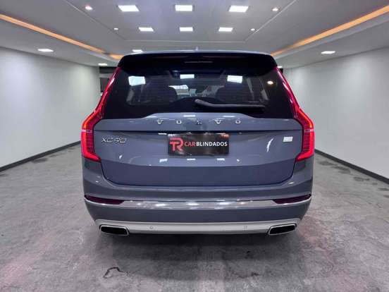 VOLVO-XC90-2021