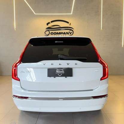VOLVO-XC90-2023