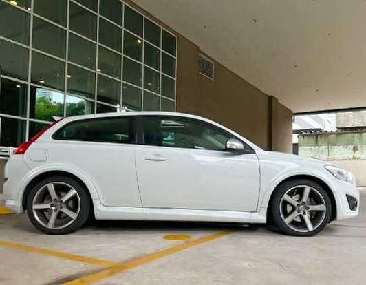 VOLVO-C30-2011