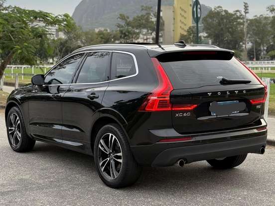 VOLVO-XC60-2.0 T5 GASOLINA MOMENTUM AWD GEARTRONIC VOLVO-XC60-2019
