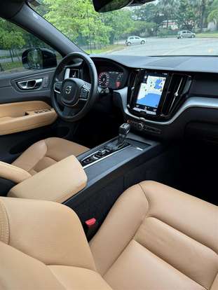VOLVO-XC60-2019