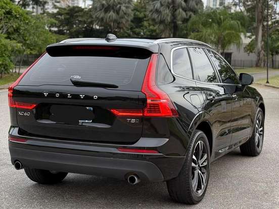 VOLVO-XC60-2.0 T5 GASOLINA MOMENTUM AWD GEARTRONIC VOLVO-XC60-2019