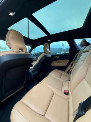 VOLVO-XC60-2019