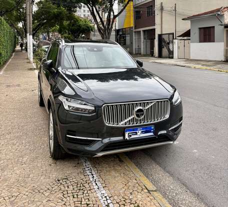 VOLVO-XC90-2017