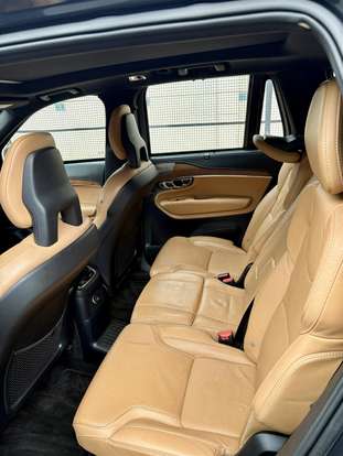 VOLVO-XC90-2017