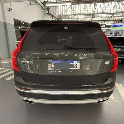 VOLVO-XC90-2021