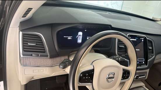 VOLVO-XC90-2022