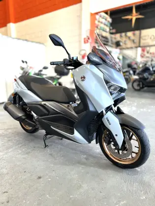 YAMAHA XMAX 300 CONNECTED ABS 