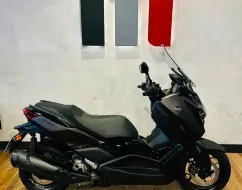YAMAHA XMAX 300 CONNECTED ABS YAMAHA XMAX 300 CONNECTED ABS
