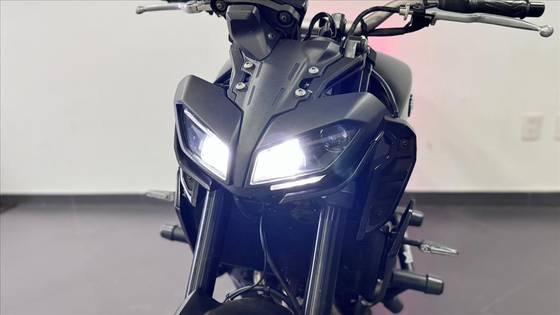 YAMAHA MT-09 
