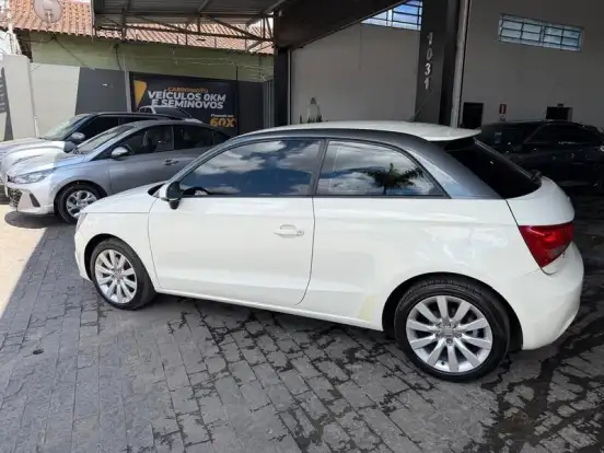 AUDI-A1-1.4 TFSI ATTRACTION 16V 122CV GASOLINA 2P AUTOMÁTICO AUDI-A1-2011