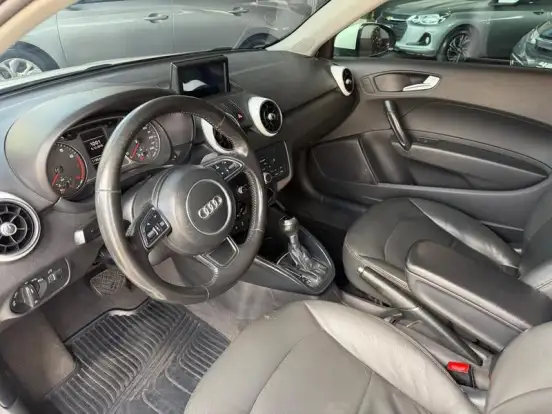 AUDI-A1-1.4 TFSI ATTRACTION 16V 122CV GASOLINA 2P AUTOMÁTICO AUDI-A1-2011
