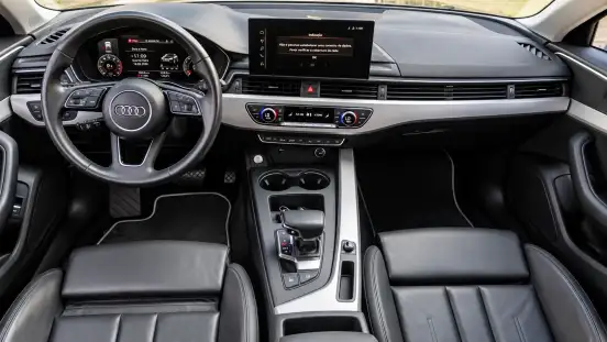 AUDI-A4-2021
